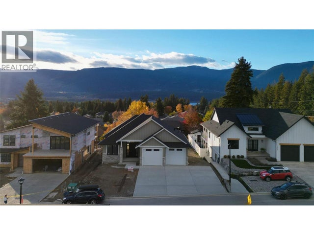 1905 35 Street Ne, Salmon Arm