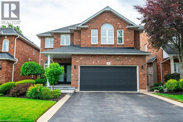 7 Volterra Court, Waterdown