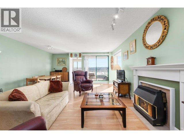 202 410 Carnarvon Street, New Westminster