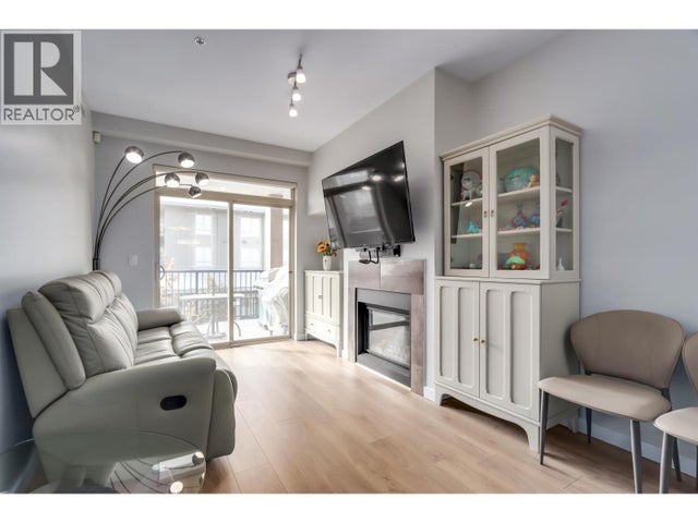 204 6077 London Road, Richmond