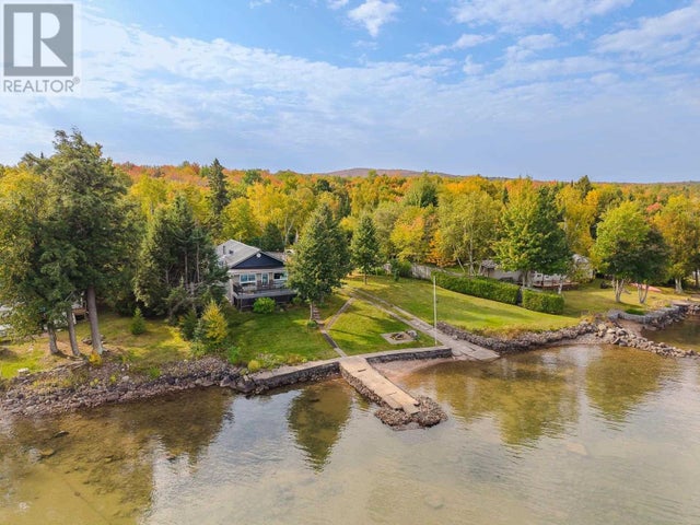 1320 Havilland Shores Dr, Goulais