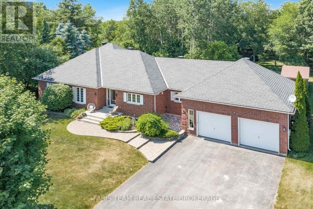 35 Parr Boulevard, Springwater