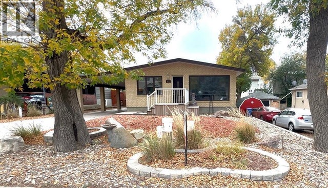 211 3 Street Ne, Medicine Hat