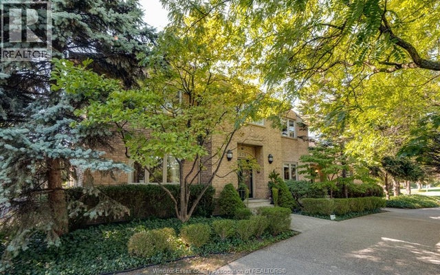 379 Elmgrove Dr, Lakeshore