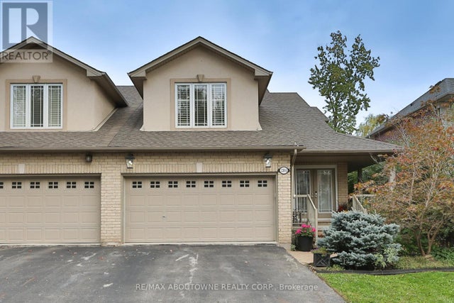 2304 Sovereign Street, Oakville (br Bronte)
