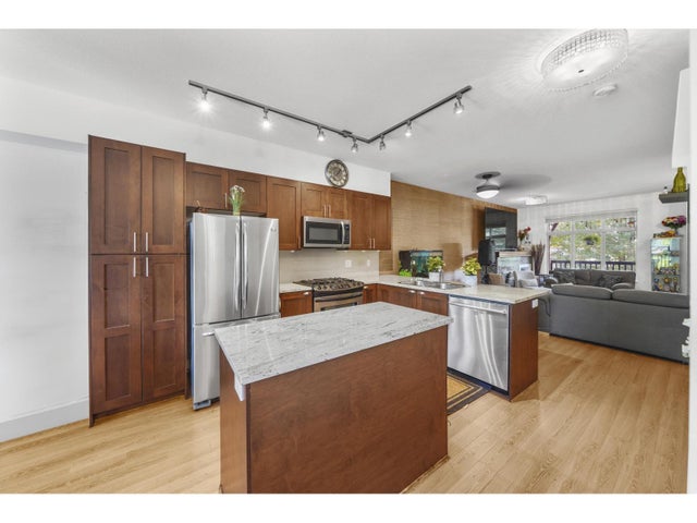 15 19478 65 Avenue, Surrey