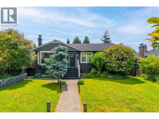 445 W 26th Street, North Vancouver