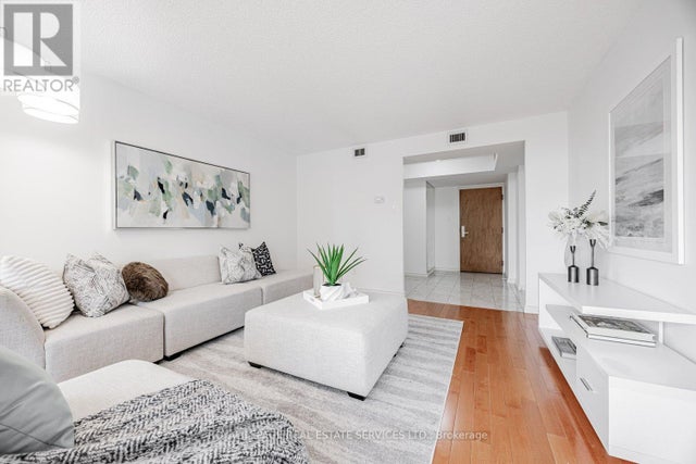 501 - 900 Yonge Street, Toronto (annex)