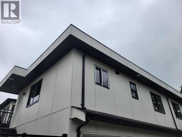 4 6765 Kitchener Street, Burnaby