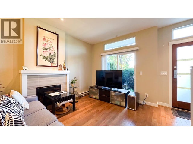 22 3788 Laurel Street, Burnaby
