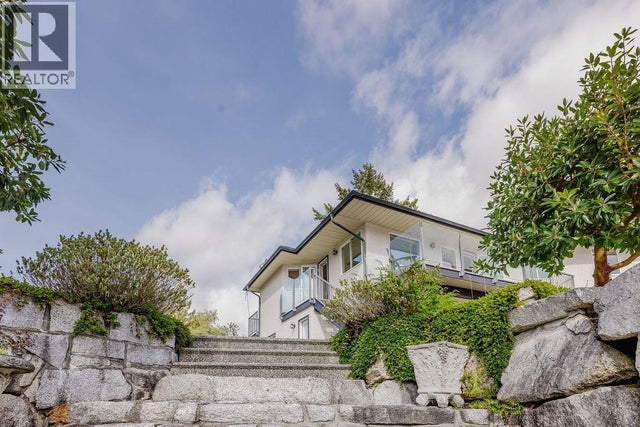 5620 Mintie Road, Halfmoon Bay