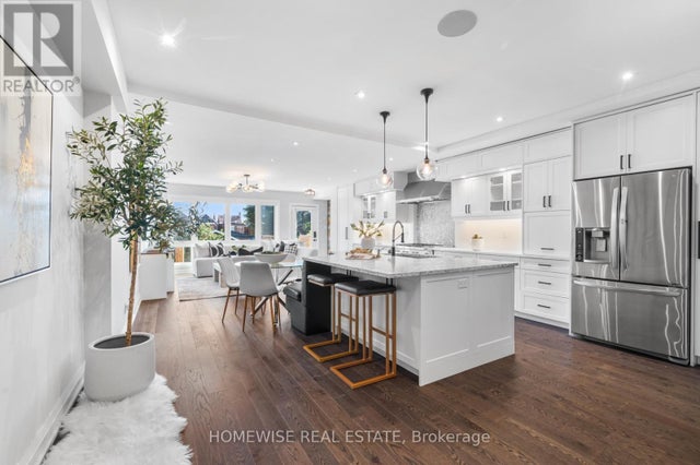 17 Earnscliffe Road, Toronto (oakwood Village)