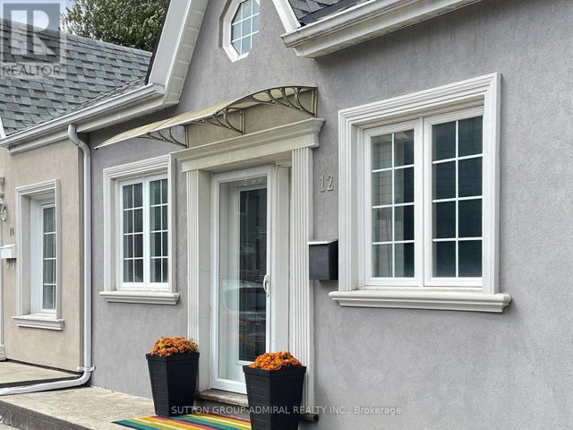 12 Abbs Street, Toronto (roncesvalles)