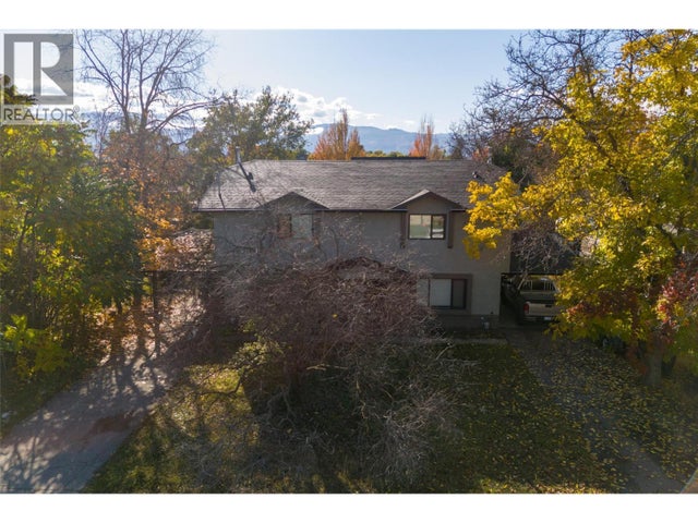 1033 / 1035 Laurier Avenue, Kelowna