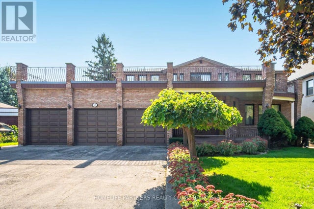 55 Wallasey Avenue, Toronto (humberlea-Pelmo Park)