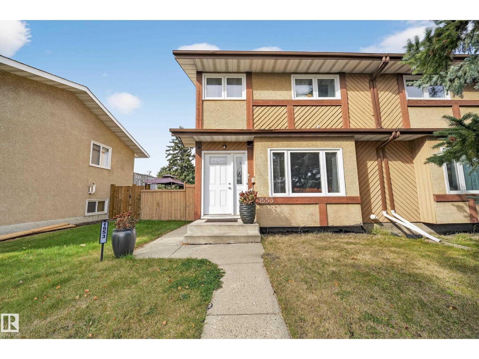 1553 Lakewood Rd W Nw, Edmonton