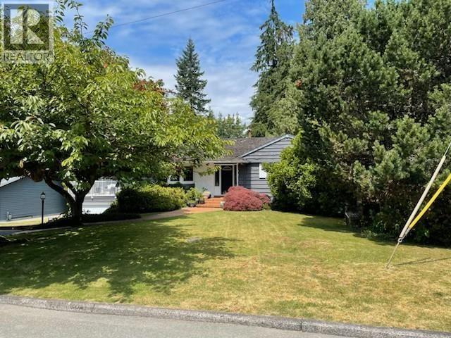 939 Selkirk Crescent, Coquitlam