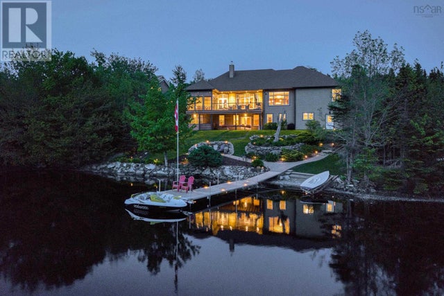 16 Joan Elizabeth Way, Porters Lake