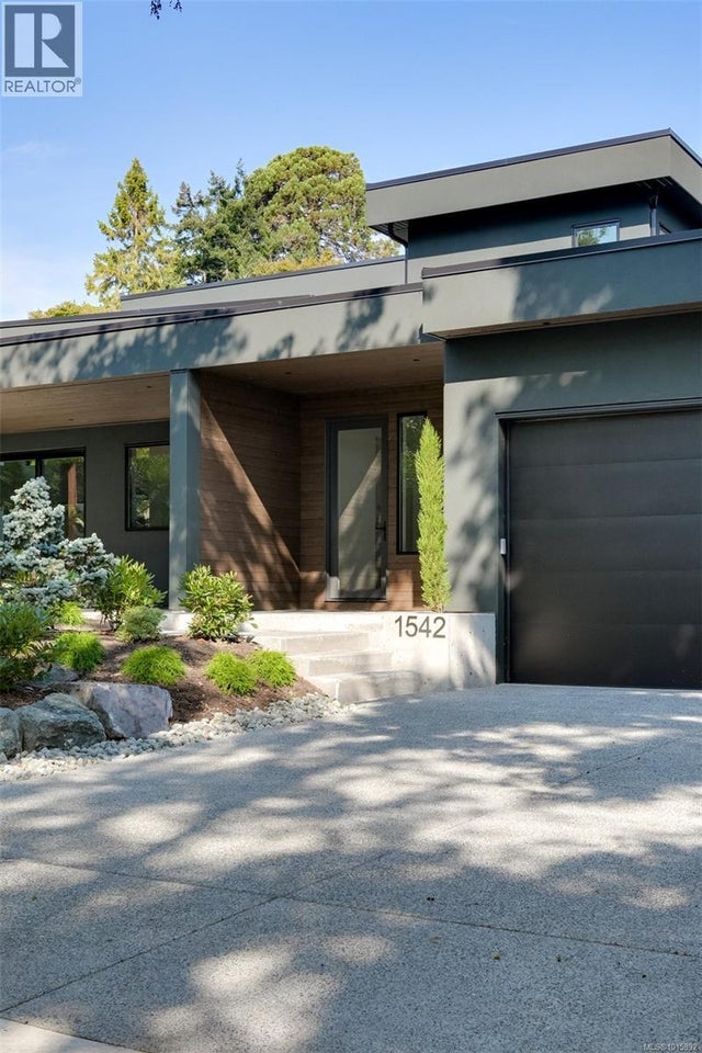 1542 Despard Ave, Victoria