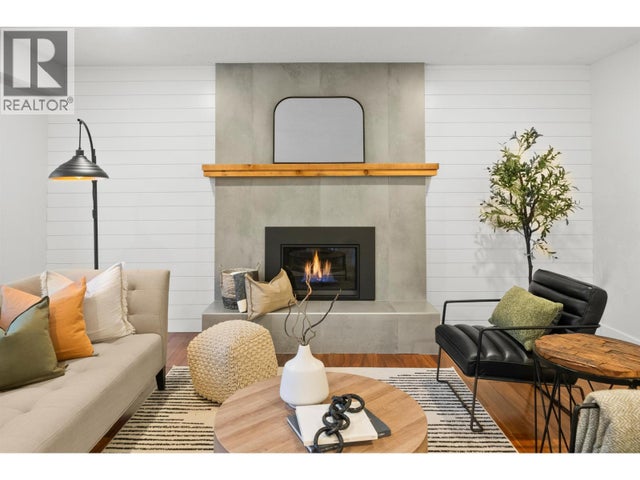 4593 Cliffmont Road, North Vancouver