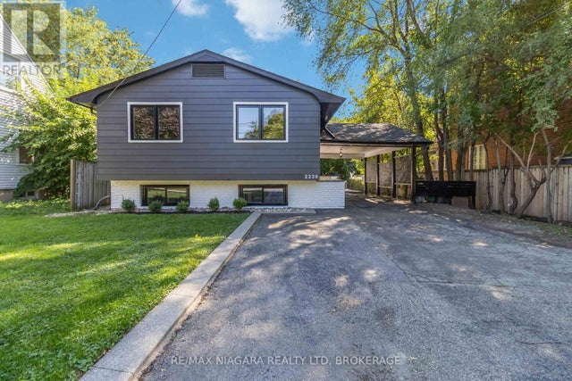 2230 Queensway Drive, Burlington (freeman)