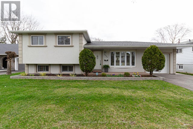 2231 Urwin Crescent, Oakville (wo West)