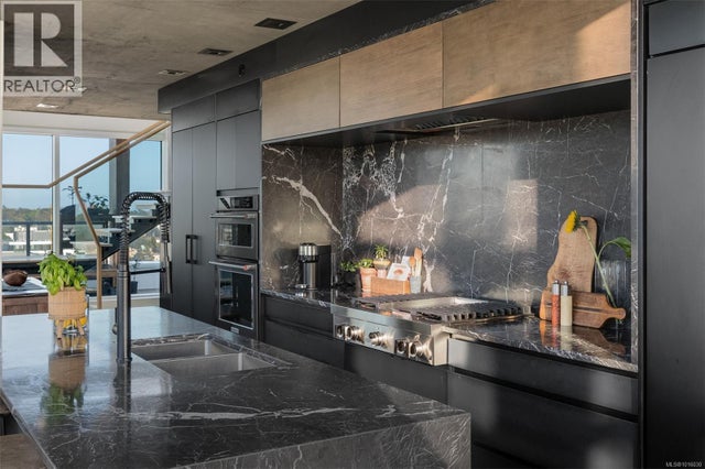 1702 989 Johnson St, Victoria