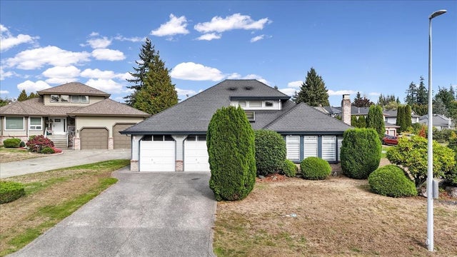 10552 Woodglen Close, Surrey