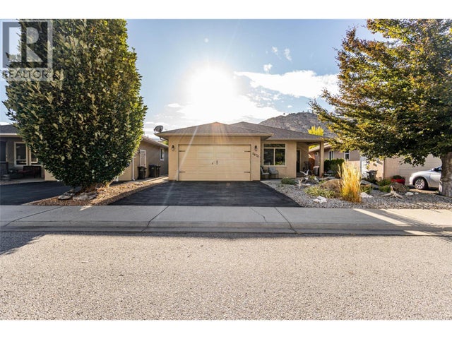 6676 Oxbow Crescent, Oliver