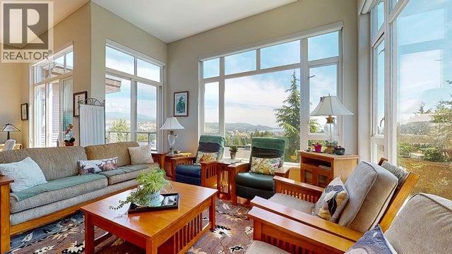 11 5780 Trail Avenue, Sechelt