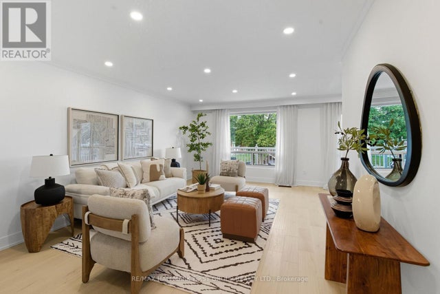 194 Fairglen Avenue, Toronto (l'amoreaux)