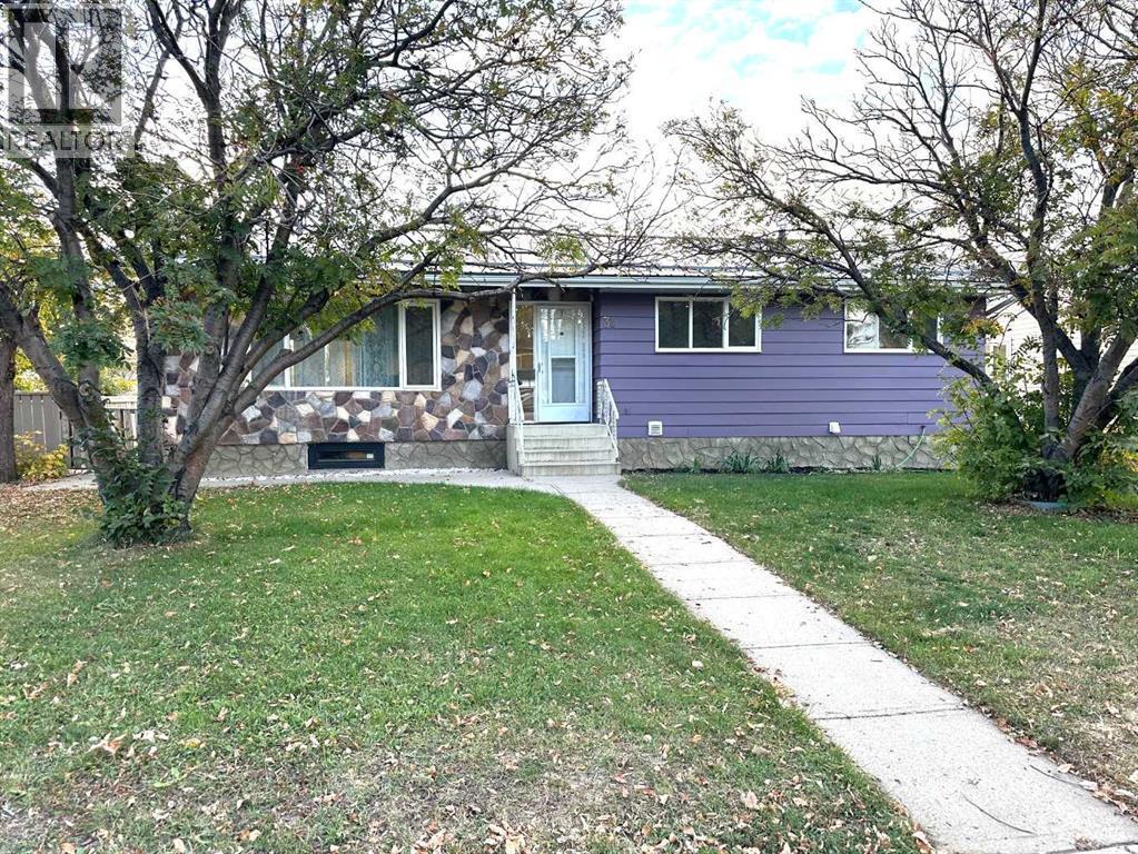 31 10 Street W, Brooks