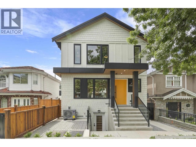 1 4257 Beatrice Street, Vancouver