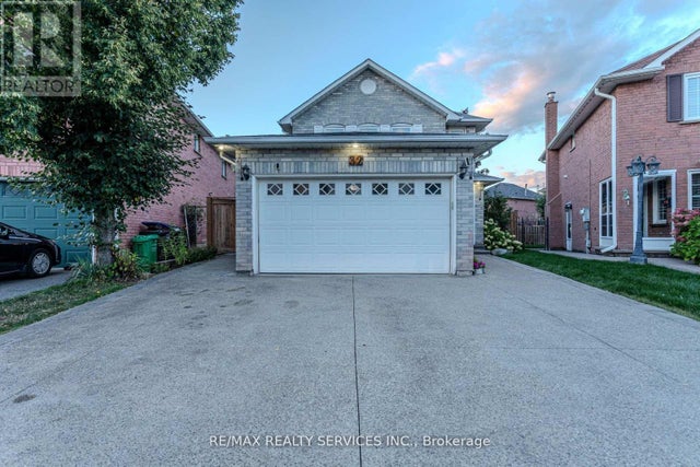 32 Heddon Court, Brampton (heart Lake East)