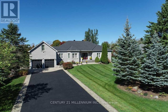 8 Castlewood Court, Caledon