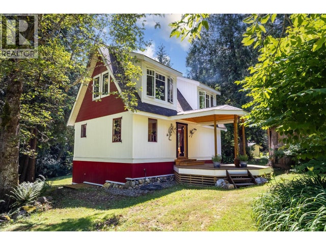 6121 Golf Course Road, Sechelt