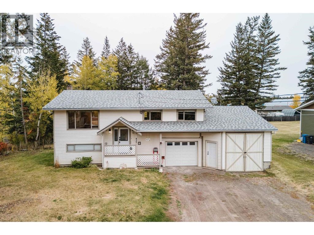 835 Spruce Avenue, 100 Mile House