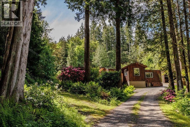 5751 Tillicum Bay Road, Sechelt