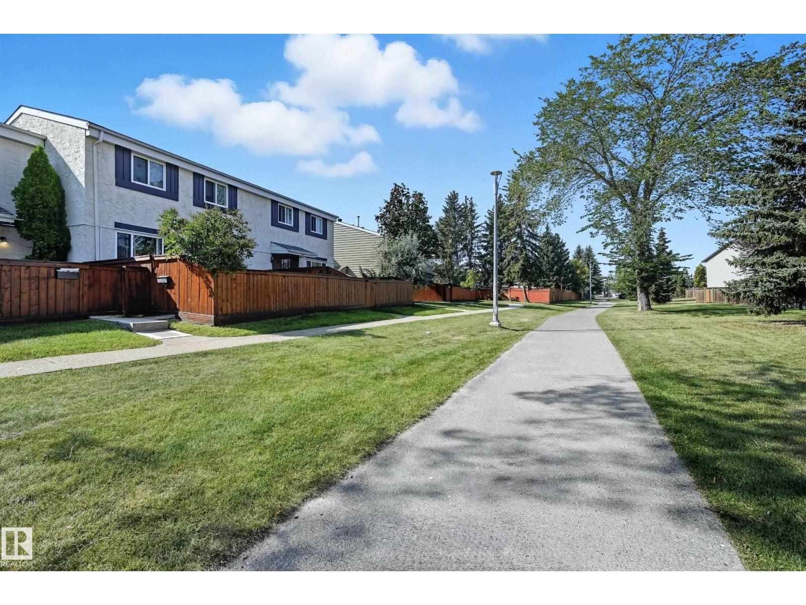 118 Primrose Gardens Nw, Edmonton