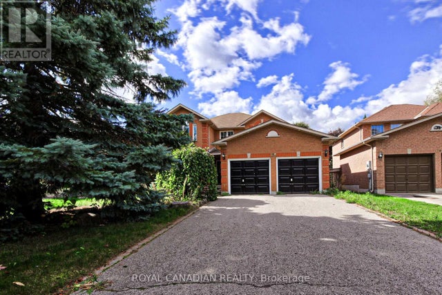 175 Rhodes Circle, Newmarket (glenway Estates)