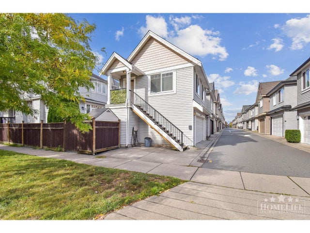 Coach House 7052 195 Street, Surrey