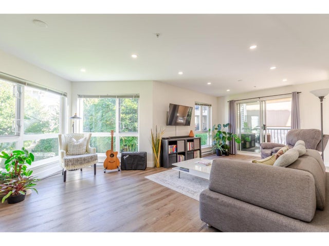 202 3172 Gladwin Road, Abbotsford