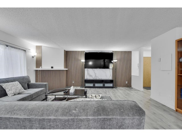 203 7064 133b Street, Surrey