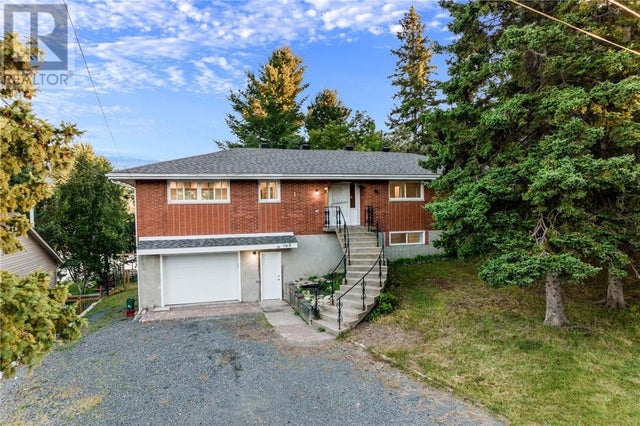 105 Simon Lake Drive, Naughton