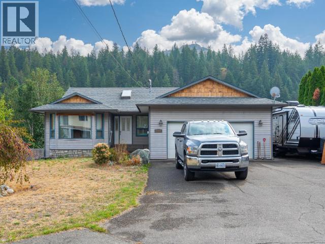 4728 Spruce Crescent, Barriere