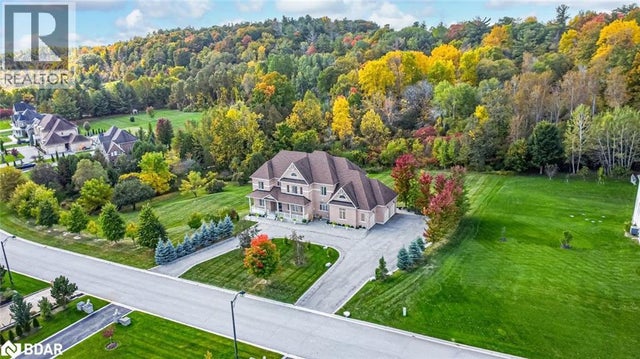 102 Pine Hill Road, Bradford