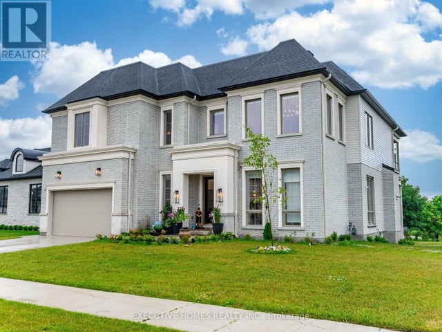 377 Manhattan Drive, London South (south K)