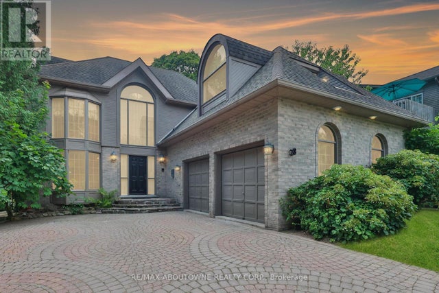 78 West River Street, Oakville (br Bronte)