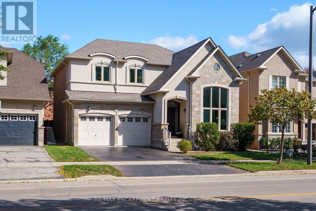 317 Great Lakes Boulevard, Oakville (br Bronte)