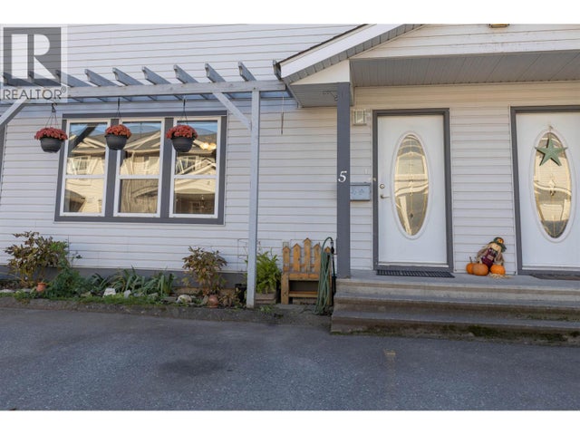 5 2705 Kalum Street, Terrace